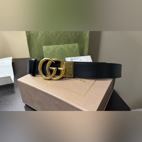 Reversible Gucci Belt: - Picture 4 of 7